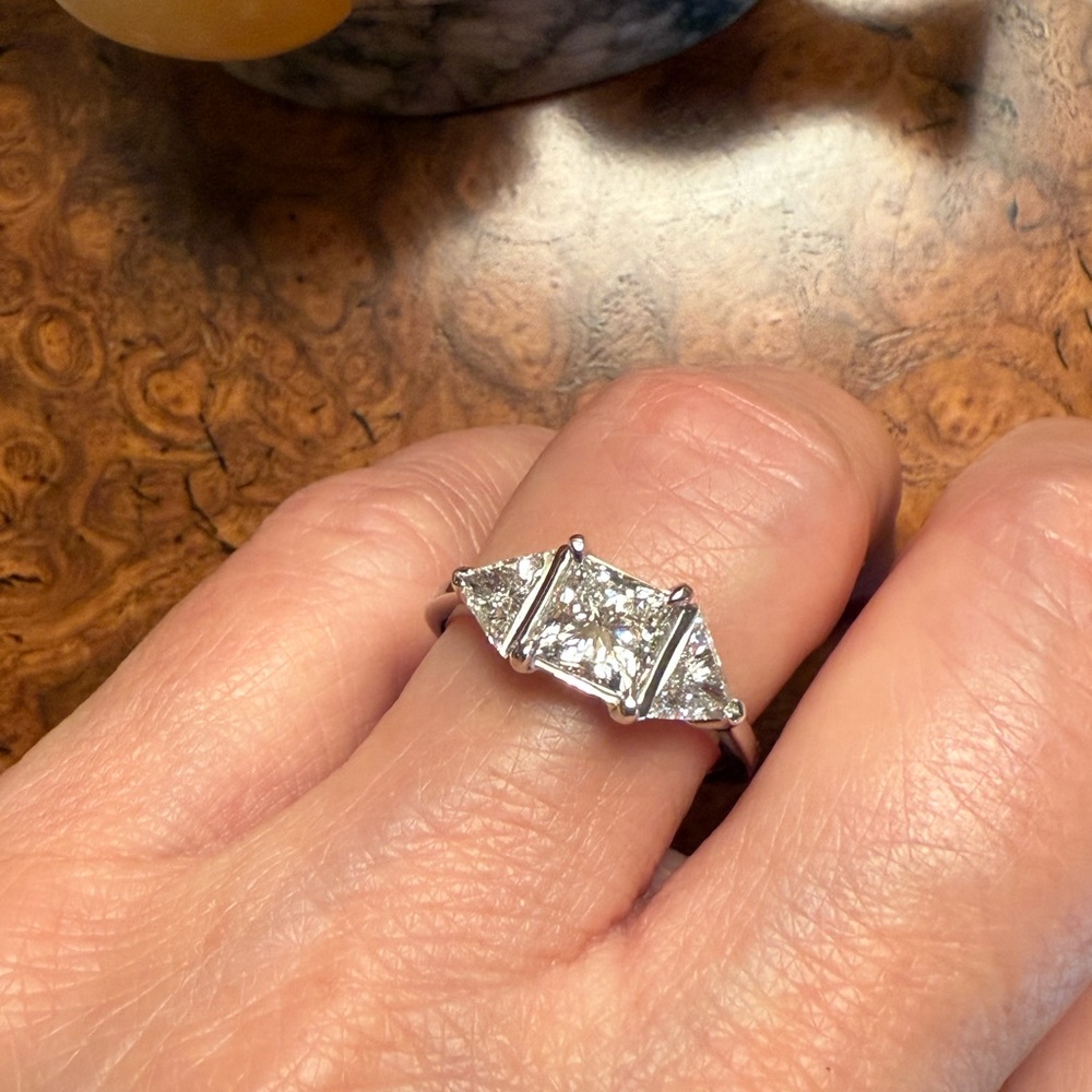 1.90 CTW 💎18k White Gold IGI Certified Lab Diamond Ring